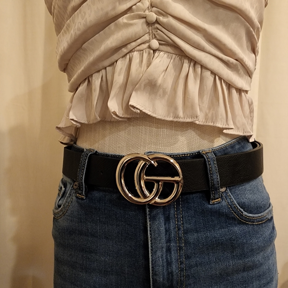Circle emblem belt super cute!!